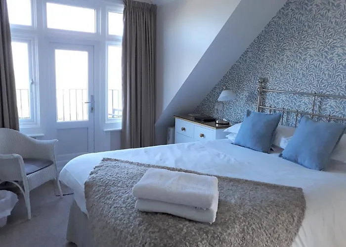 Breakers Bed And Breakfast